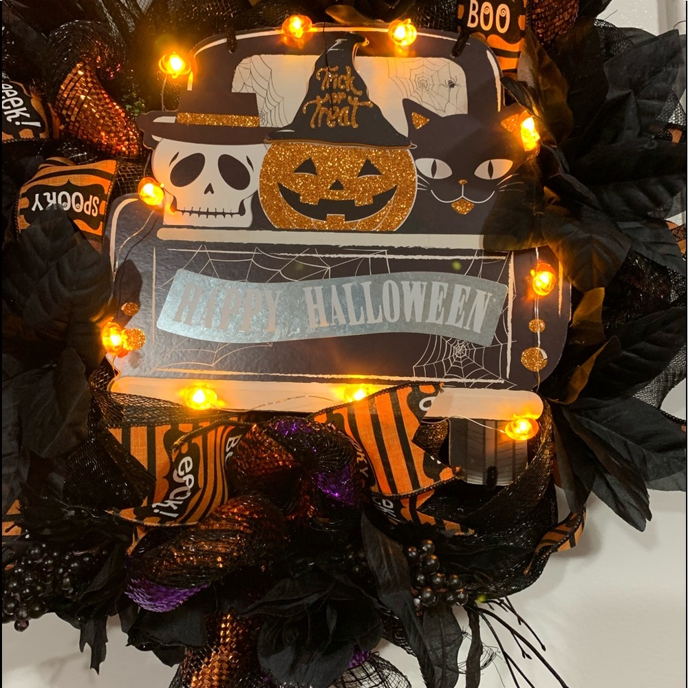Item51 Halloween Wreath with lights - Picture 4 of 8